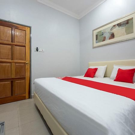 Oyo 90234 Sungai Rengit City Resort 2 Kampung Sungai Rengit Buitenkant foto