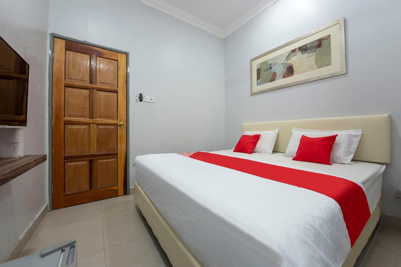 Oyo 90234 Sungai Rengit City Resort 2 Kampung Sungai Rengit Buitenkant foto