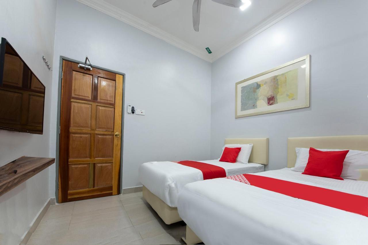 Oyo 90234 Sungai Rengit City Resort 2 Kampung Sungai Rengit Buitenkant foto