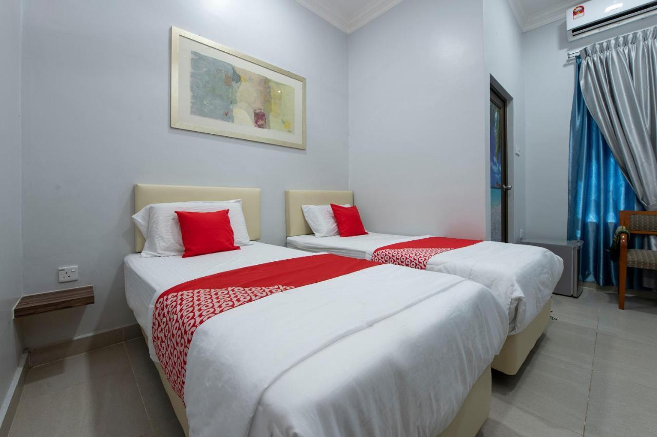 Oyo 90234 Sungai Rengit City Resort 2 Kampung Sungai Rengit Buitenkant foto