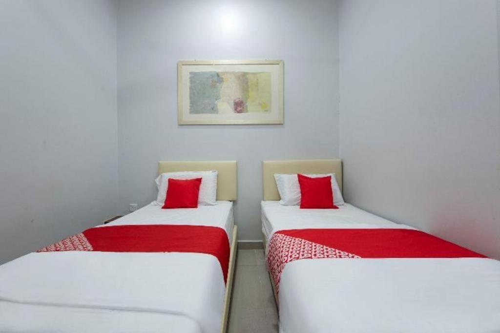 Oyo 90234 Sungai Rengit City Resort 2 Kampung Sungai Rengit Buitenkant foto