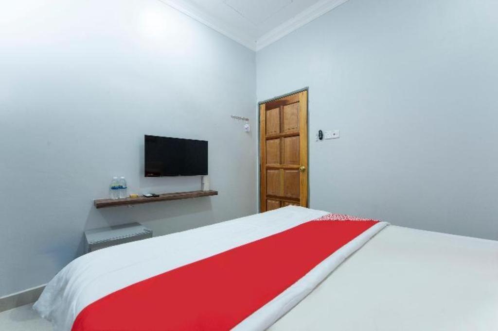 Oyo 90234 Sungai Rengit City Resort 2 Kampung Sungai Rengit Buitenkant foto