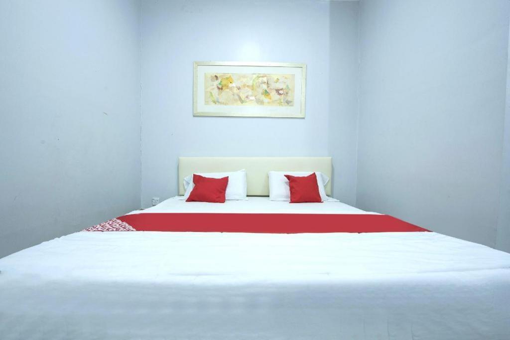 Oyo 90234 Sungai Rengit City Resort 2 Kampung Sungai Rengit Buitenkant foto