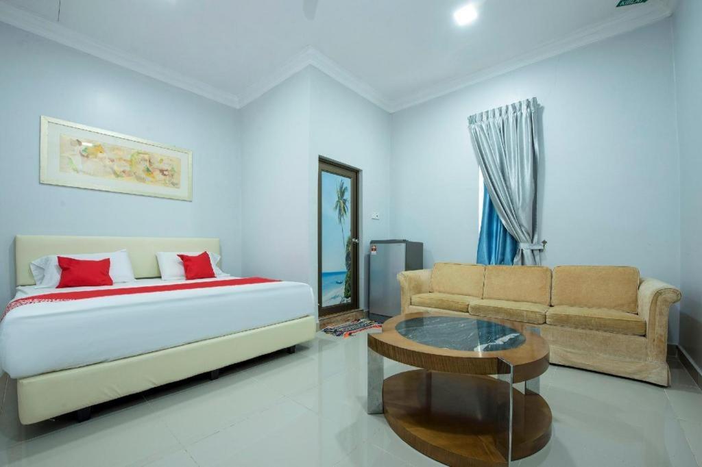 Oyo 90234 Sungai Rengit City Resort 2 Kampung Sungai Rengit Buitenkant foto