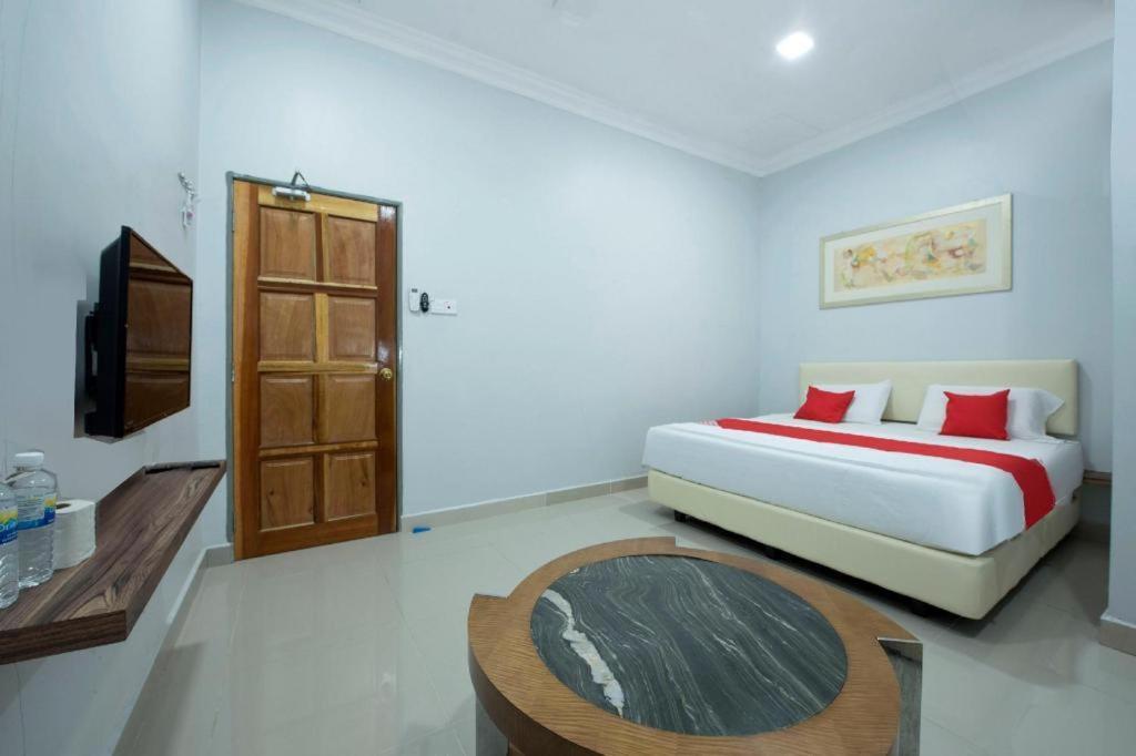 Oyo 90234 Sungai Rengit City Resort 2 Kampung Sungai Rengit Buitenkant foto