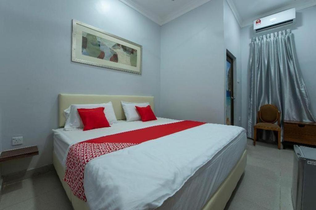 Oyo 90234 Sungai Rengit City Resort 2 Kampung Sungai Rengit Buitenkant foto