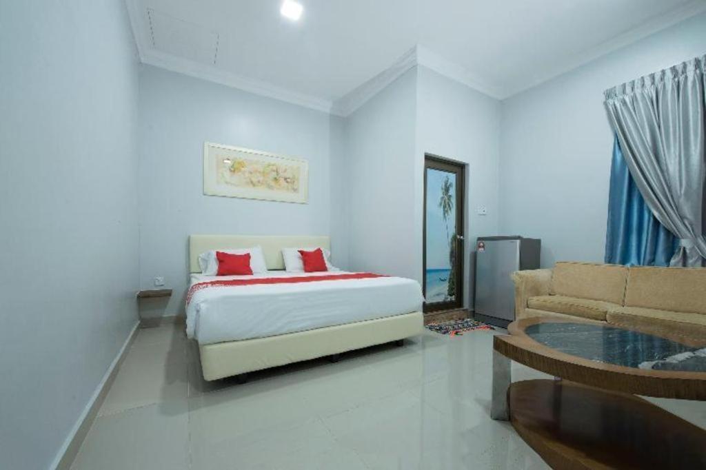 Oyo 90234 Sungai Rengit City Resort 2 Kampung Sungai Rengit Buitenkant foto